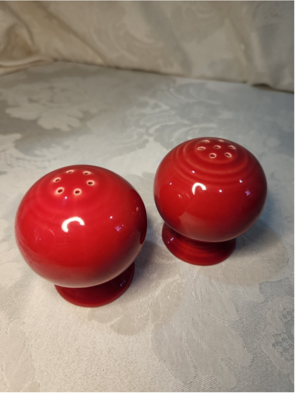 FIESTA WARE Scarlett RED Round 2.5" Salt & Pepper Shakers w Stoppers Fiestaware